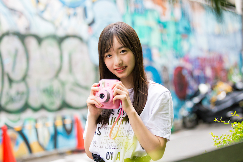 現役高校生アーティスト・内田珠鈴が、チェキを通して感じたアナログの