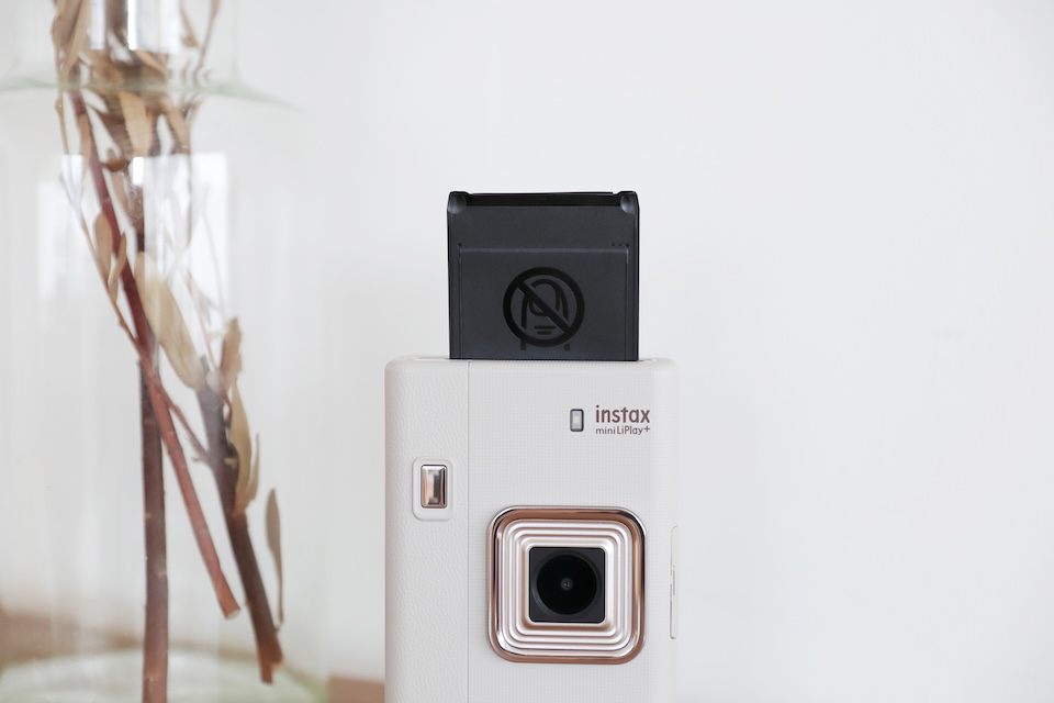 遮光板が排出された写真