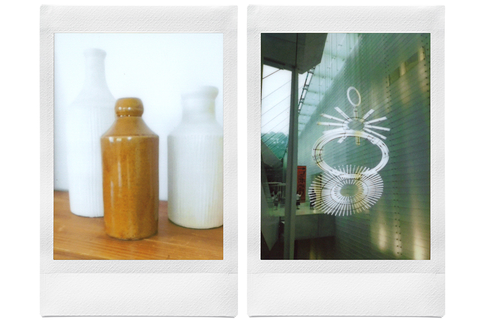 美術館で撮影した2枚のチェキプリント