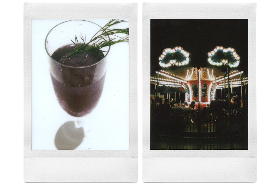 グラスドリンクやメリーゴーランドを撮影した画像を「instax-Natural Mode™」でプリントしたチェキプリント