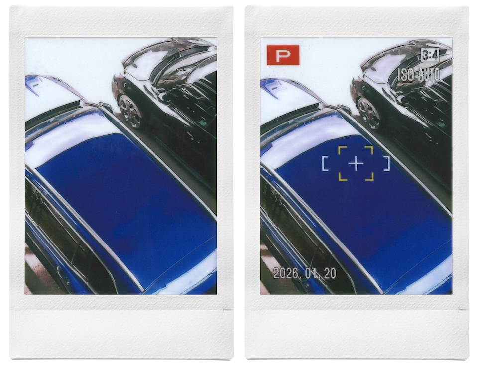 フレームなしとフレームありを並べた2枚のチェキプリント