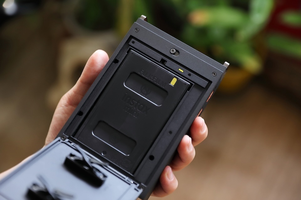 フィルムドアを開いた写真