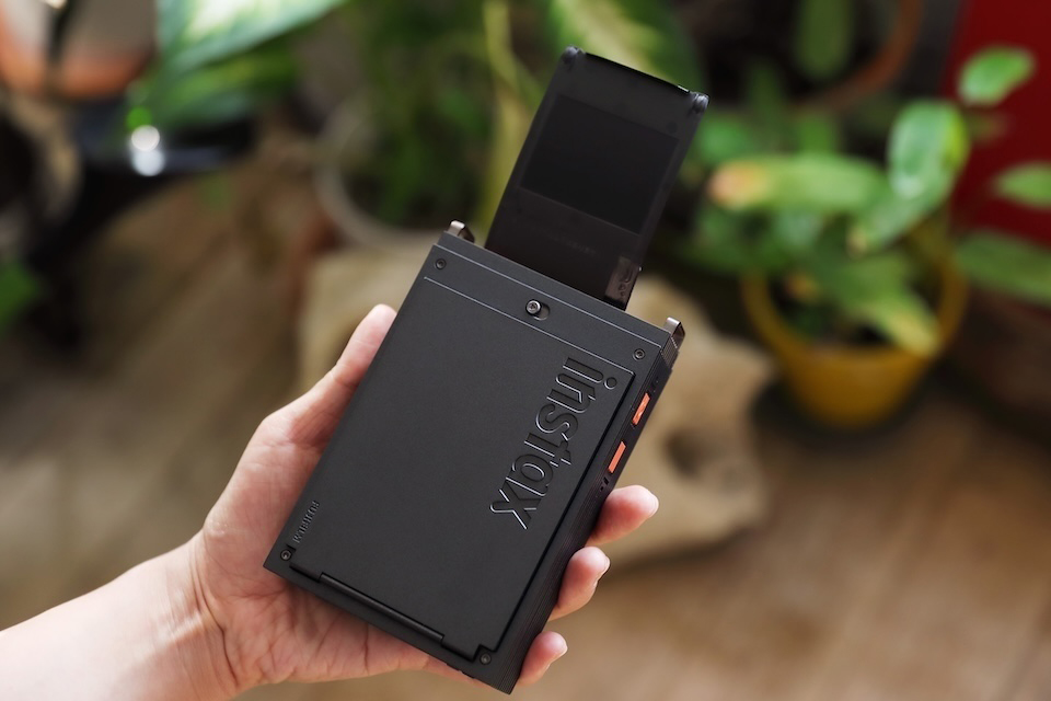 遮光板が排出された写真