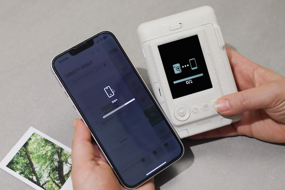 mini LiPlayとスマホに転送中の表示が出ている画面