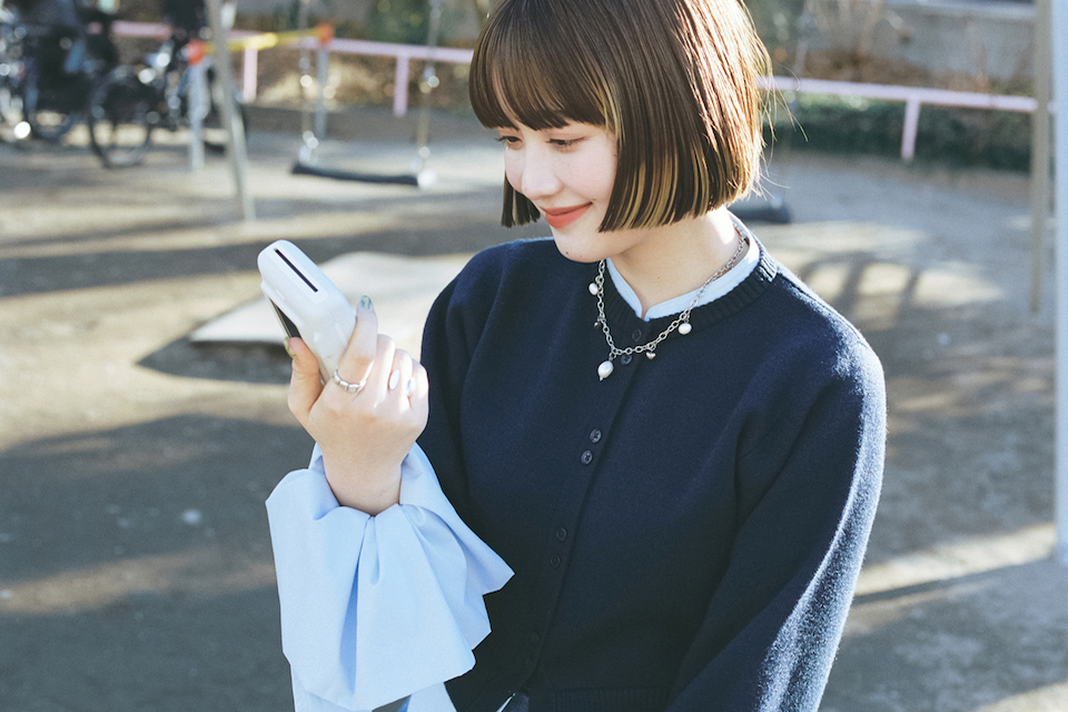 mini Liplayを見つめているnagomiさんの写真