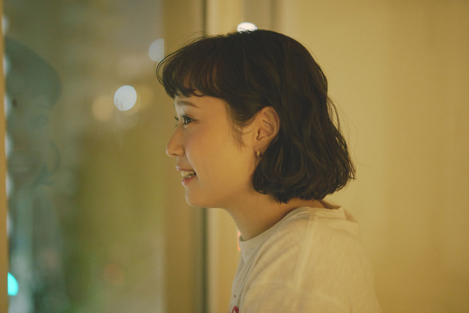 なちさんの横顔を撮影した写真