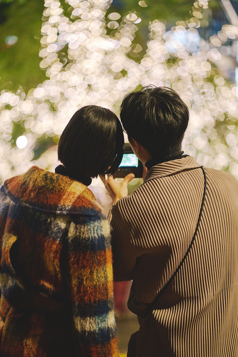 慎太郎さんと円馨さんが撮影している後ろ姿
