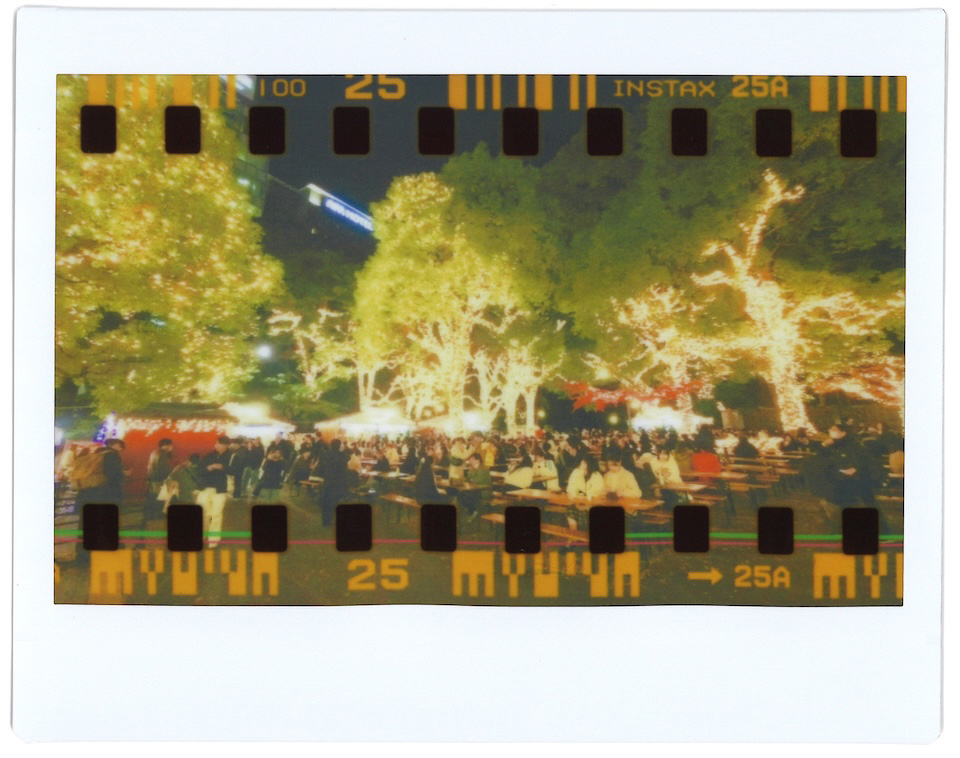 会場の様子を撮影したチェキプリント