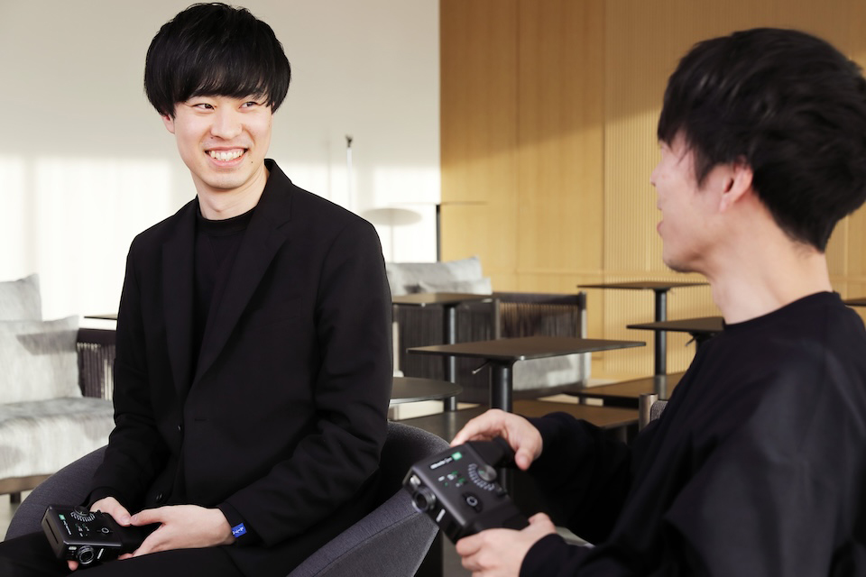 嶋さんと髙橋さんが話している写真