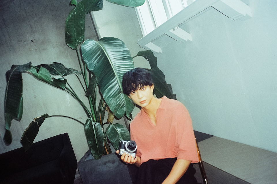 mini 99を持つ鈴木さん
