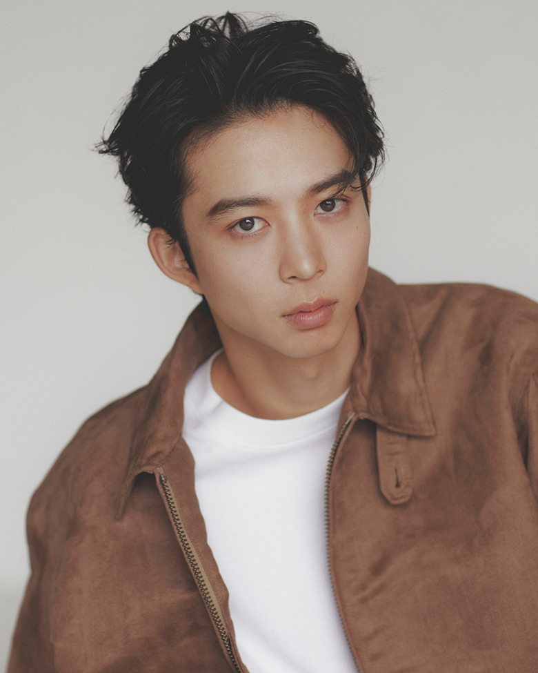 同じ写真は二度と撮れない」。俳優、モデル・鈴木仁がinstax mini 99