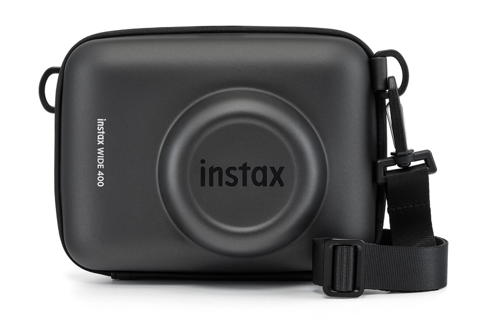 ワイドに残す“最高の瞬間” 「instax WIDE 400™」に新カラー「JET BLACK