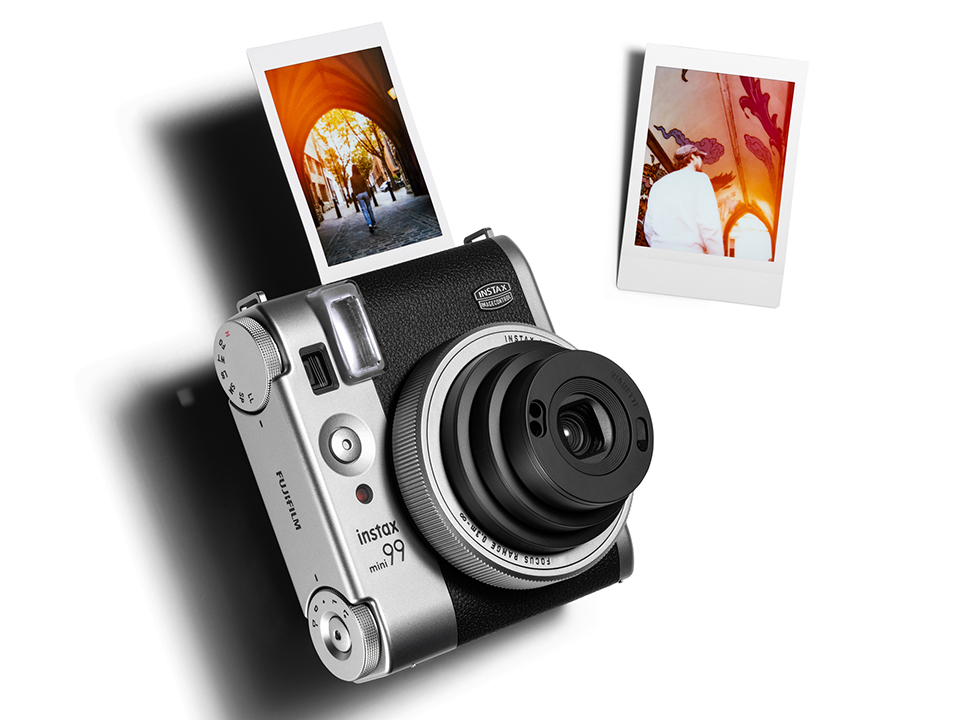 instax mini 99™に新色「SILVER」登場！光と色を楽しむ最上位チェキ