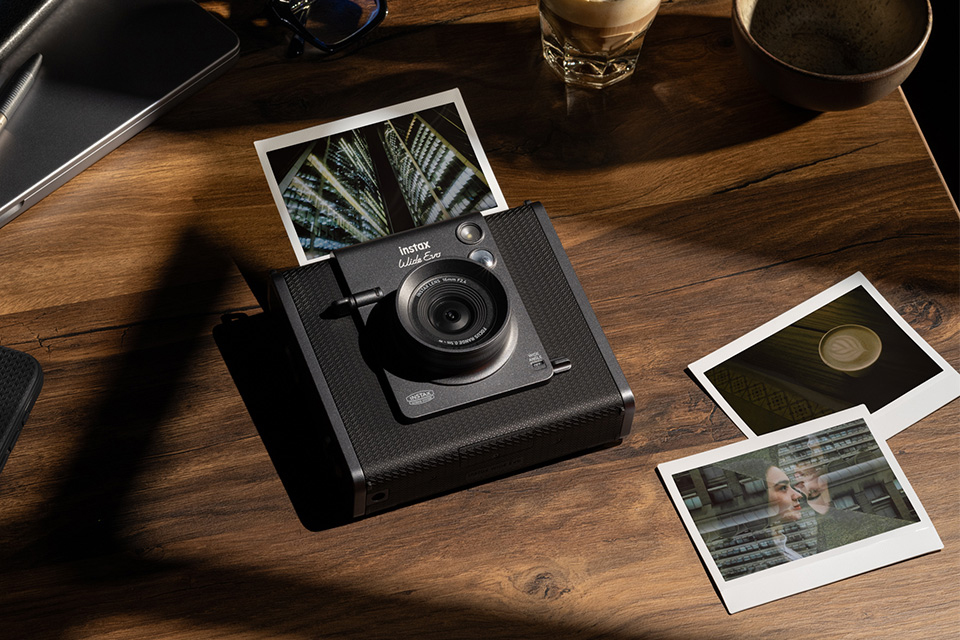 instax WIDE Evo本体の写真